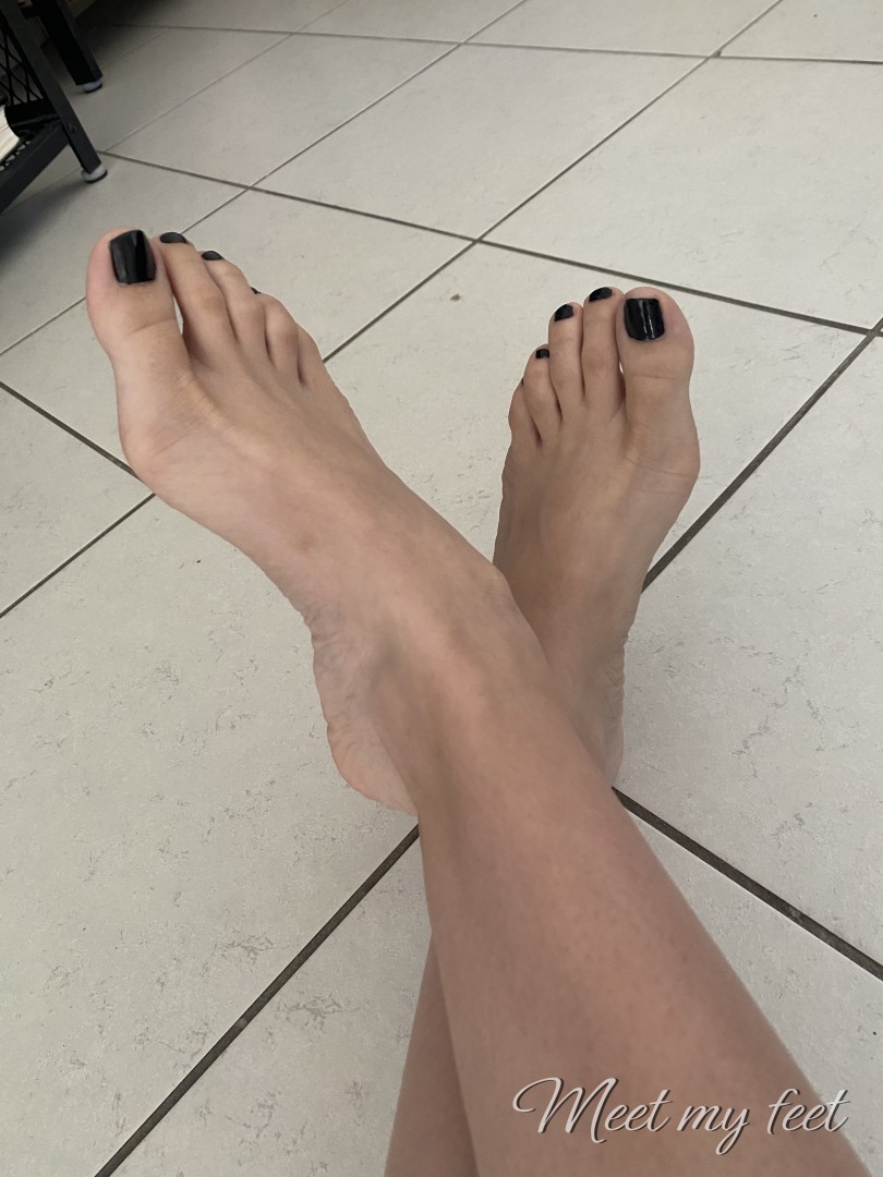 Meet My Feet - AmamFeet