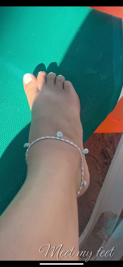 Meet My Feet - Alyaa
