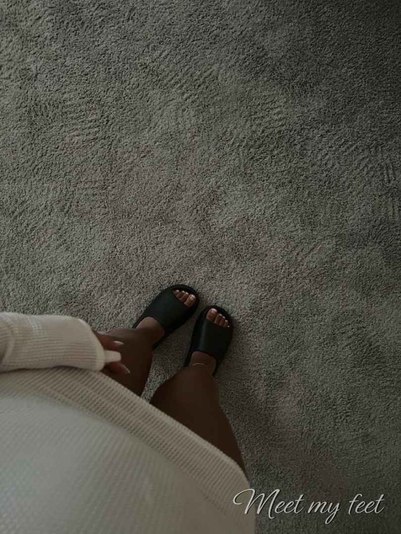 Meet My Feet - Dlauraaa