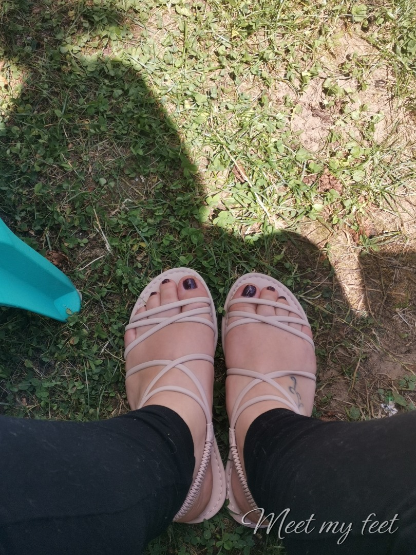 CameliaH Meet My Feet - CameliaH